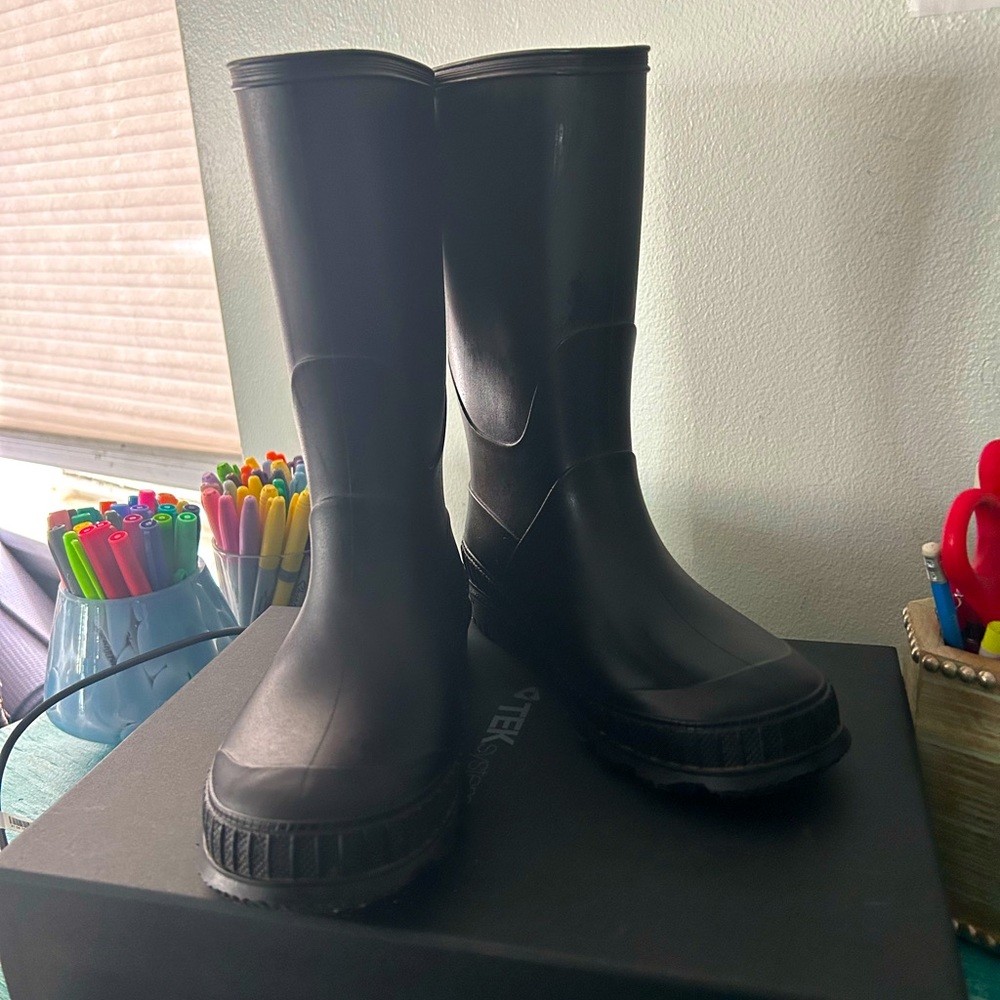 Black children’s rain boots